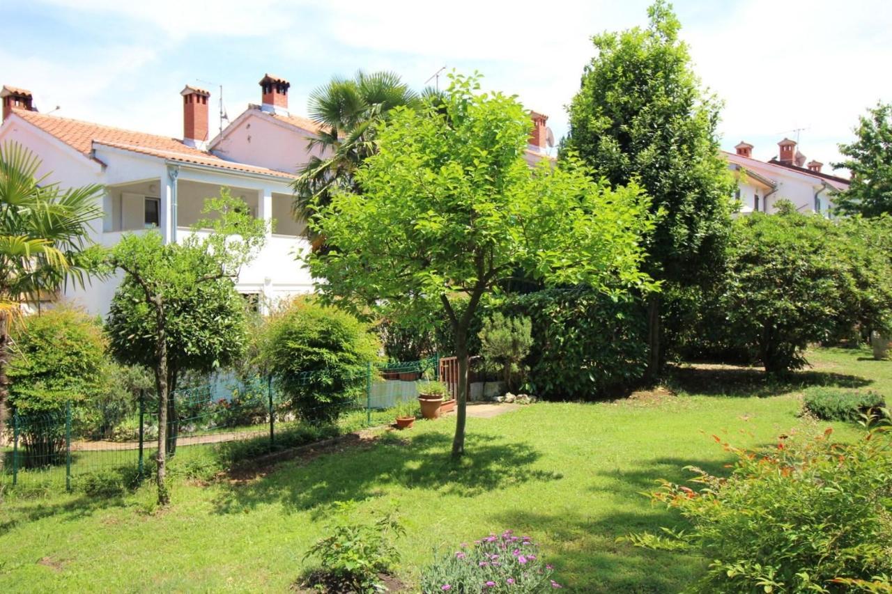 Apartment In Porec/Istrien 10214 Экстерьер фото
